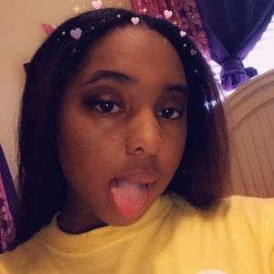 Meet your Posher, Amaya